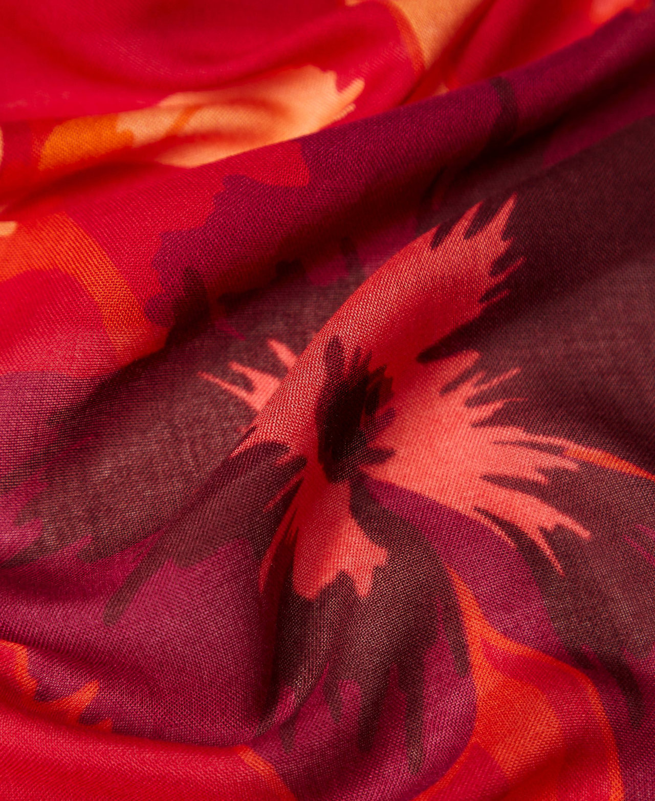 Floral print stole Red / Red Plum Macro Flowers Woman 242TA4750_11916_02