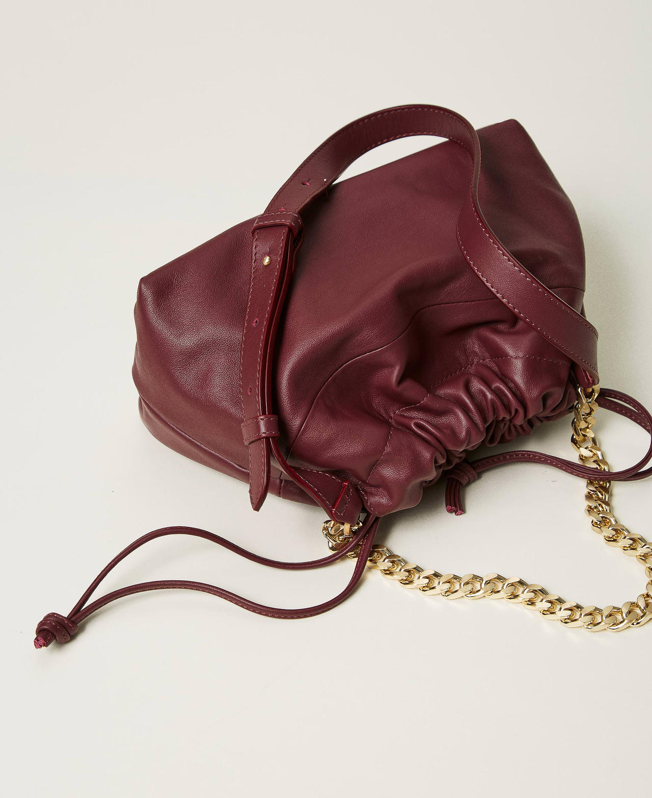 Sac à bandoulière en cuir avec cordon de serrage