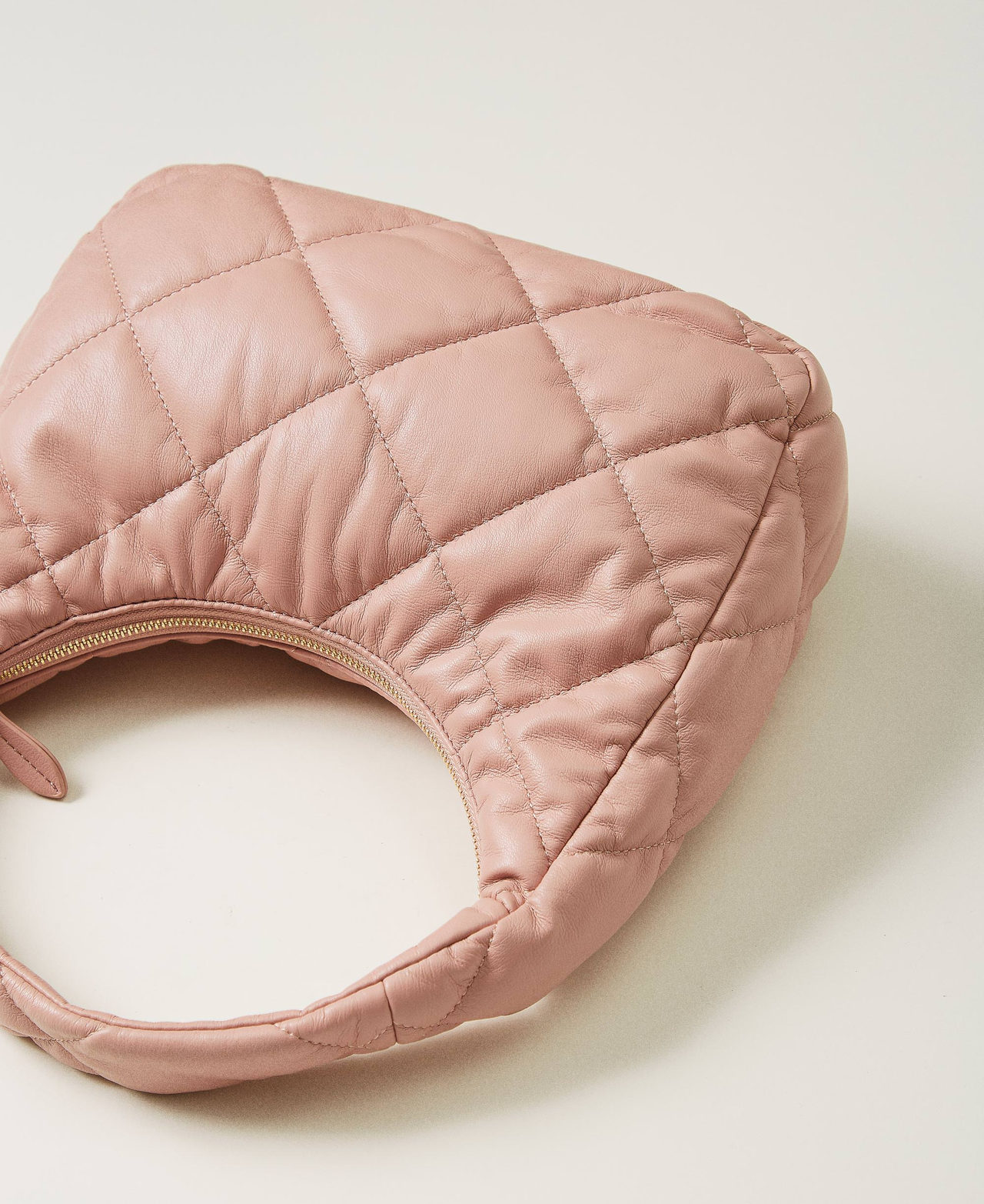 Средняя стеганая сумка-хобо с наполнителем Розовый Пудра женщина 242TB7351_00083_03