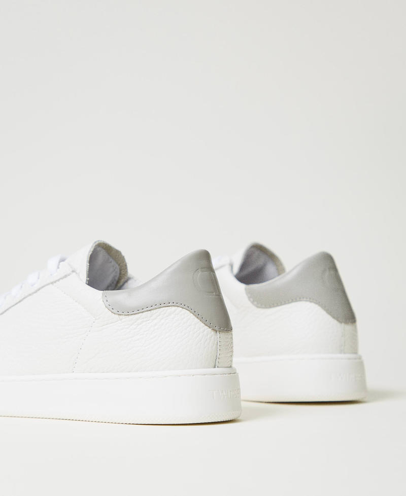 Leather trainers with Oval T