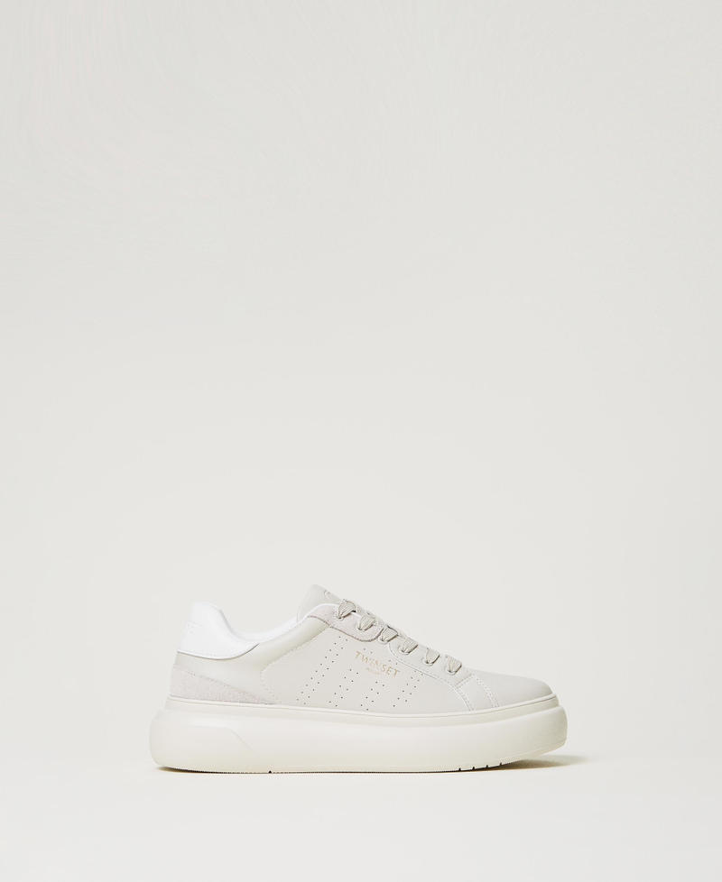 Openwork trainers with logo