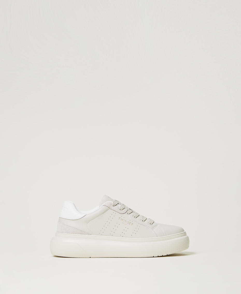 Openwork trainers with logo