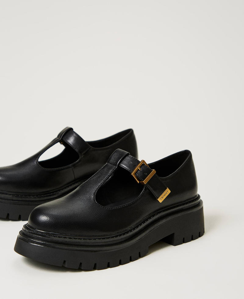 Mary Jane shoes with buckle