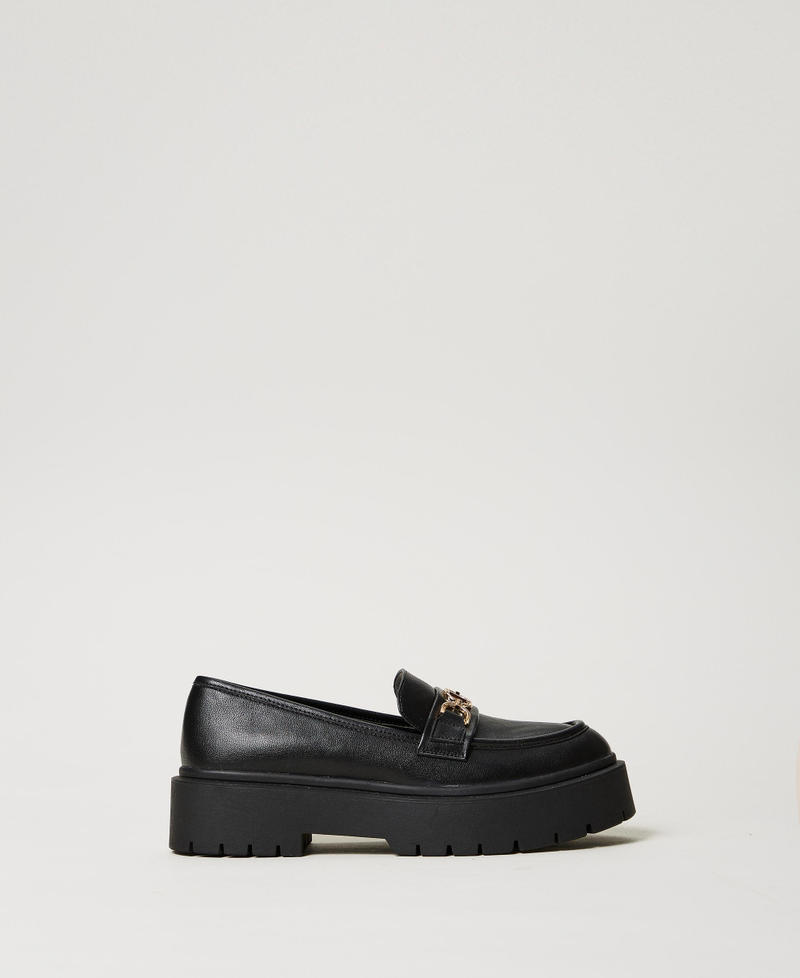 Loafers with Oval T clasp Black Woman 242TCP060_00006_01