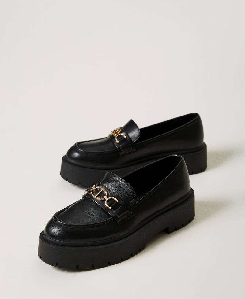 Loafers with Oval T clasp Black Woman 242TCP060_00006_02