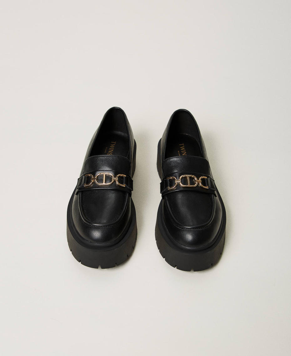 Loafers with Oval T clasp Black Woman 242TCP060_00006_04