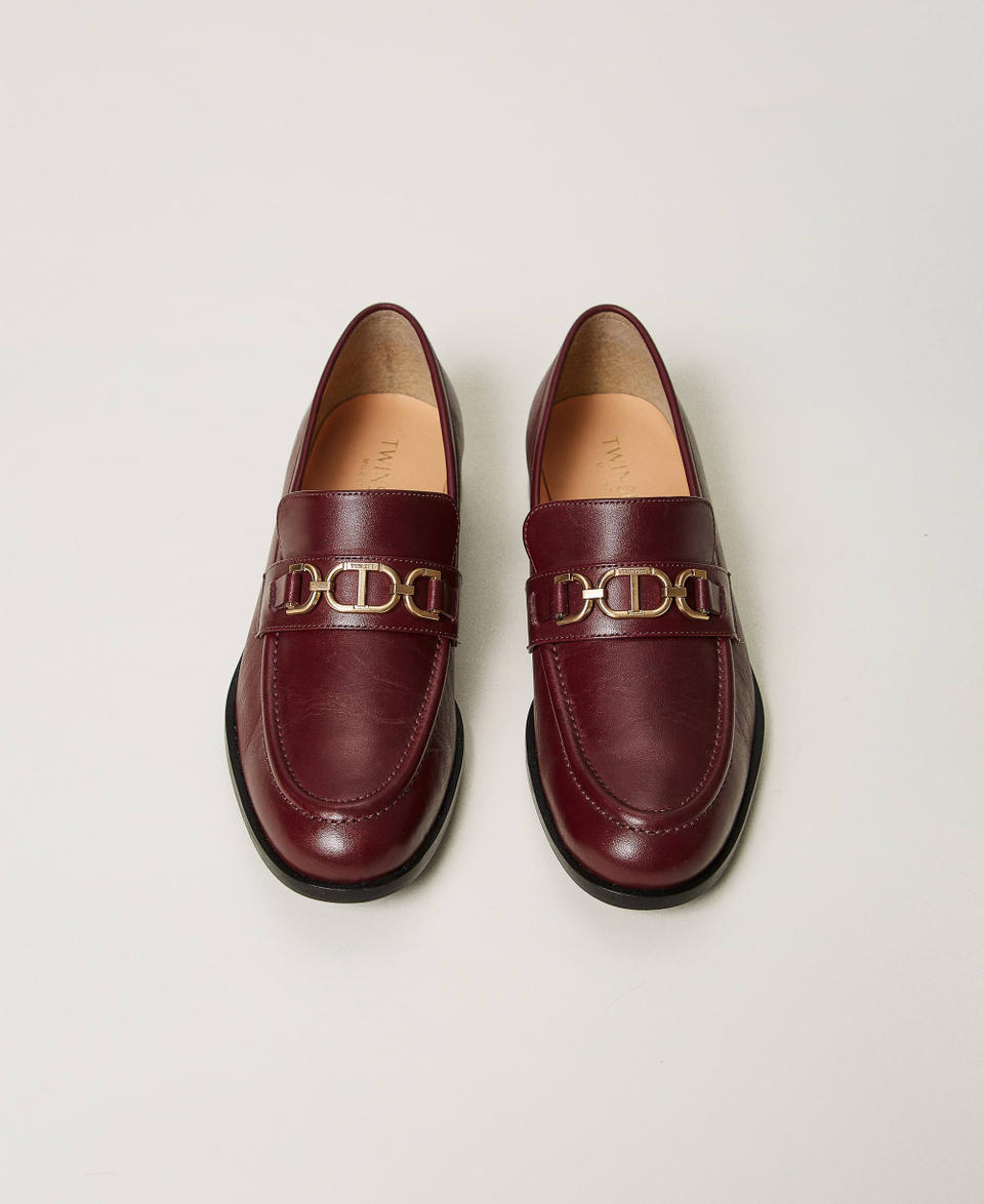 Leather loafers with Oval T clasp Bordeaux Woman 242TCP100_00020_03