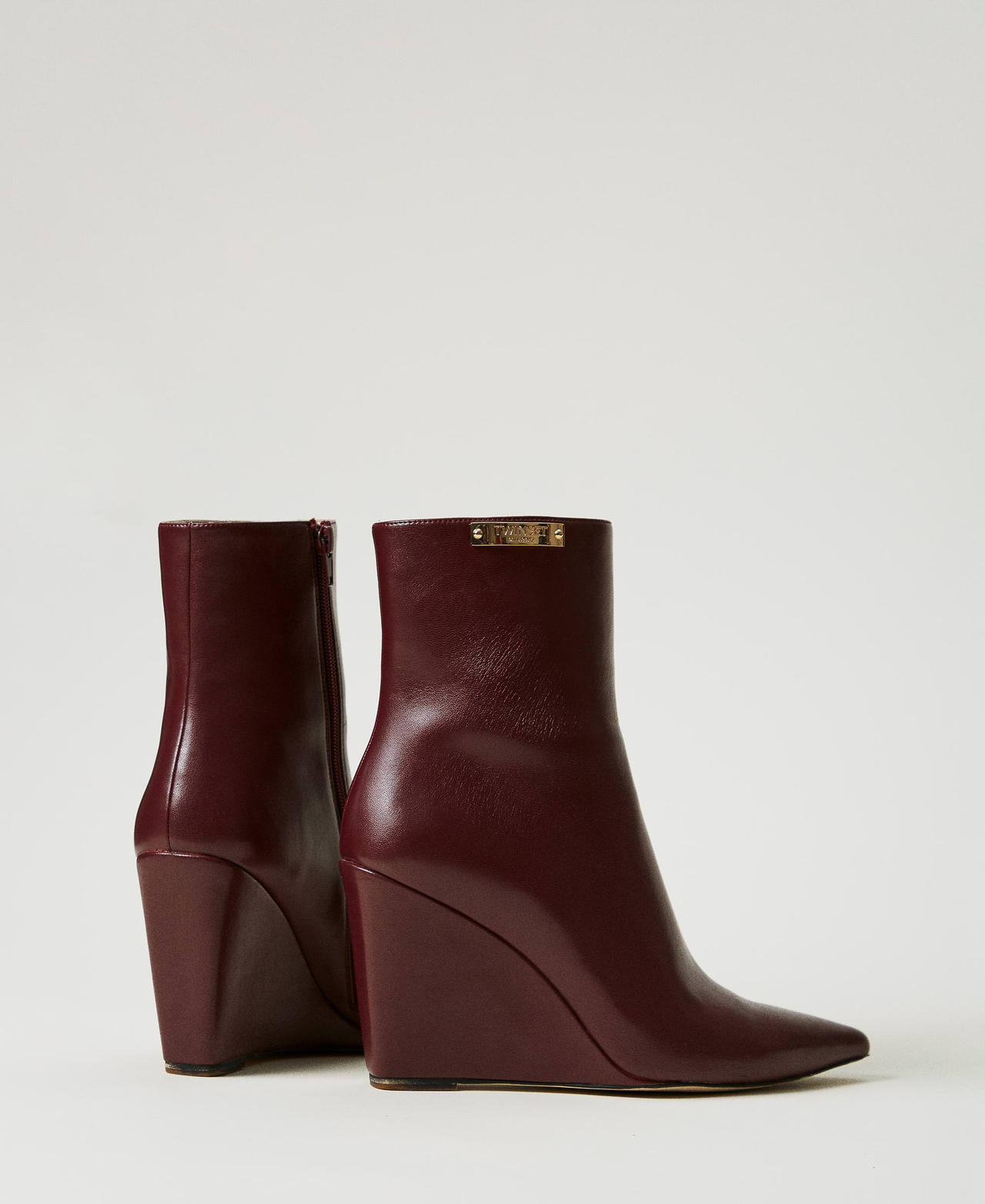 Ankle boots with wedge and logo plate Bordeaux Woman 242TCP162_00020_03