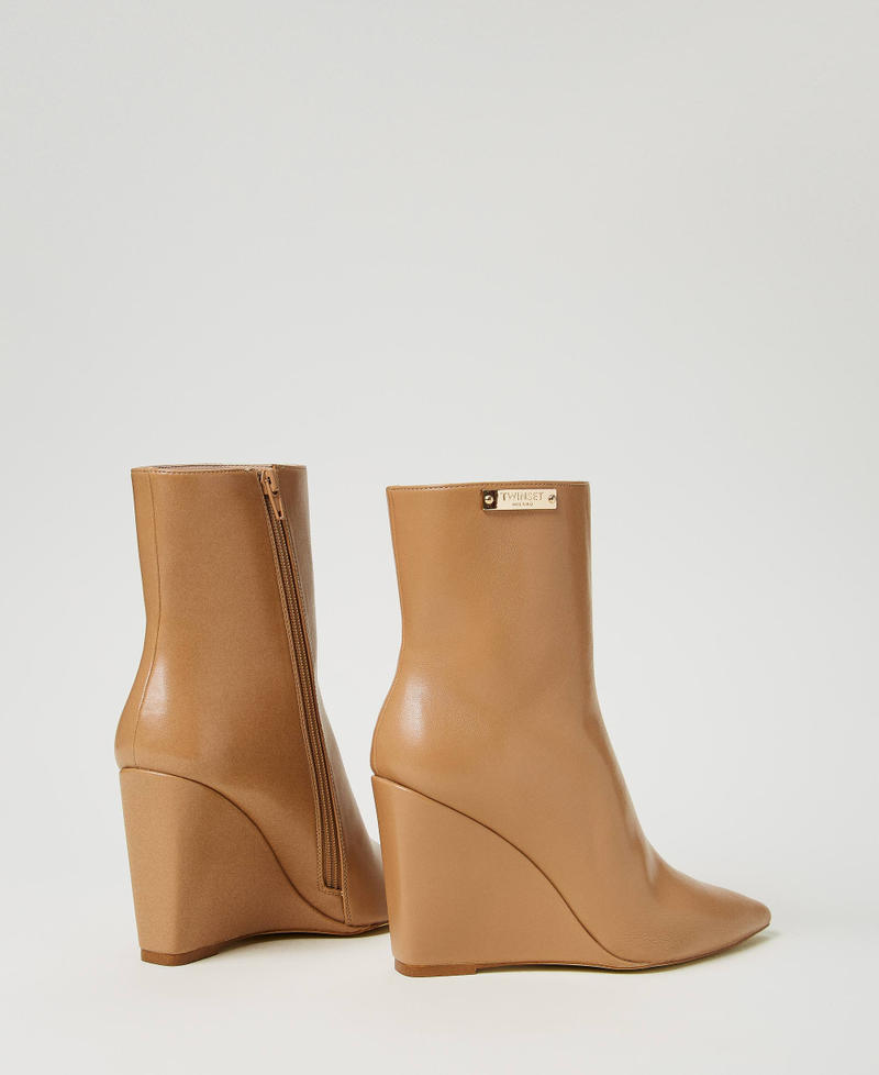 Ankle boots with wedge and logo plate "Hazelnut” Brown Woman 242TCP162_10282_03