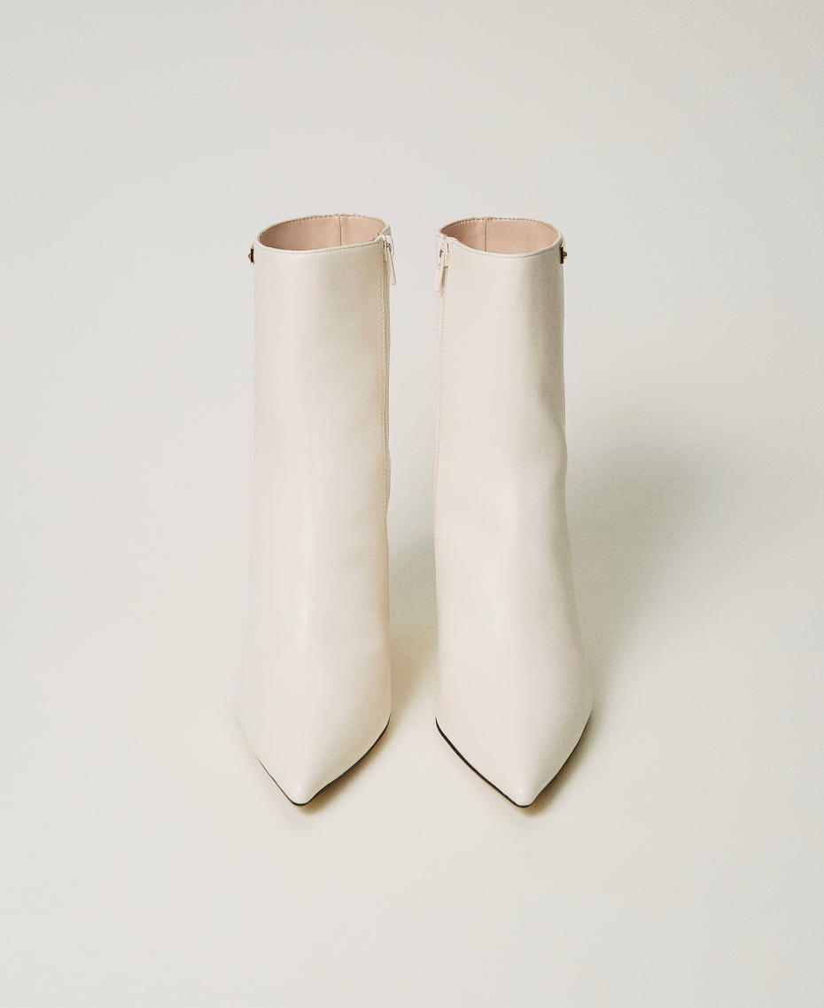 Bottines avec semelle compensée et étiquette siglée Blanc « Old White » Femme 242TCP162_11748_04