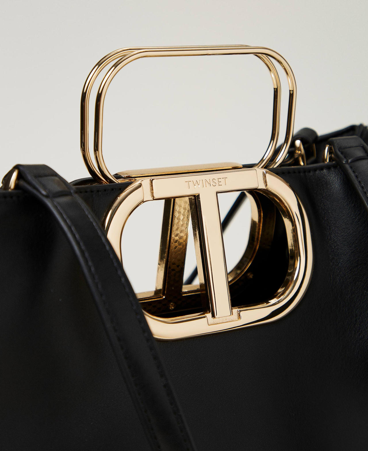 'Lila&rsquo; shopper bag with Oval T handle Black Woman 242TD8161_00006_03