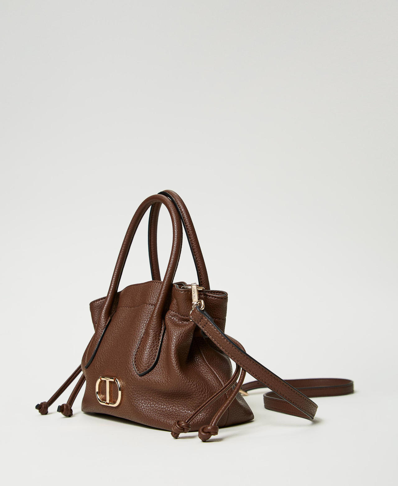 Shoulder bag with Oval T and drawstring Coffee Chocolate Woman 242TD8231_11946_02