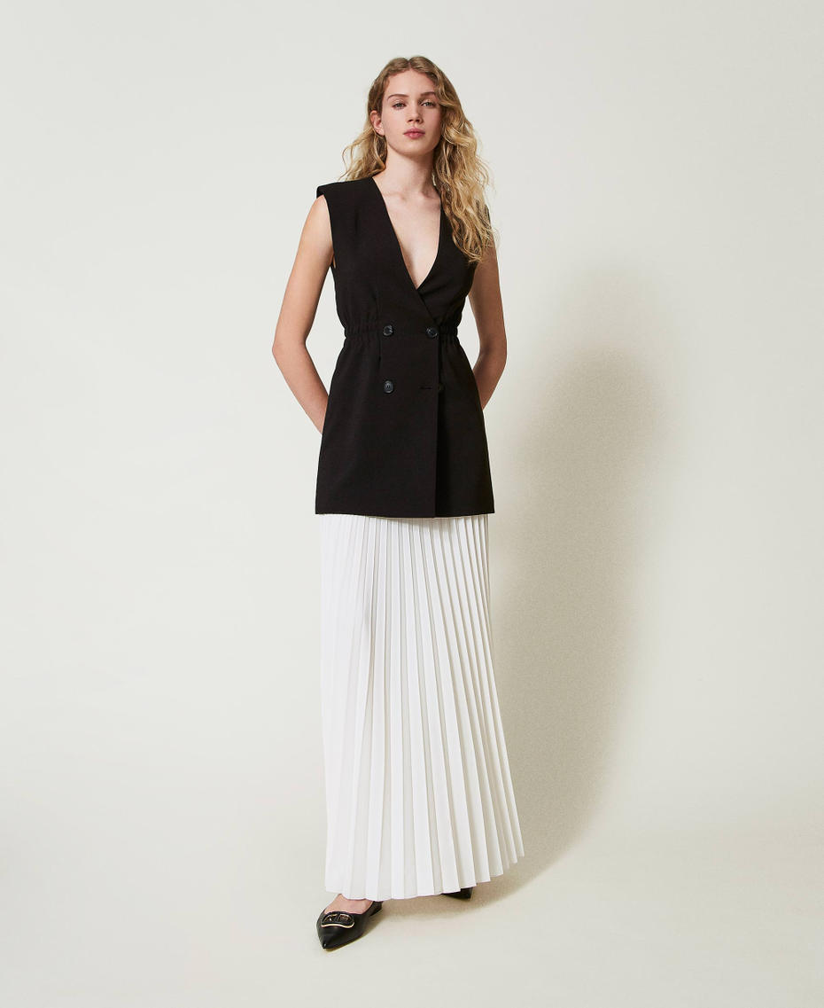 Crêpe gilet and long pleated skirt Bicolour Black / "Snow" White Woman 242TF2054_03710_01