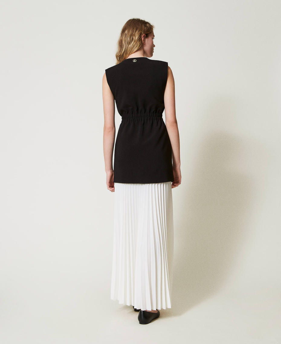 Crêpe gilet and long pleated skirt Bicolour Black / "Snow" White Woman 242TF2054_03710_03