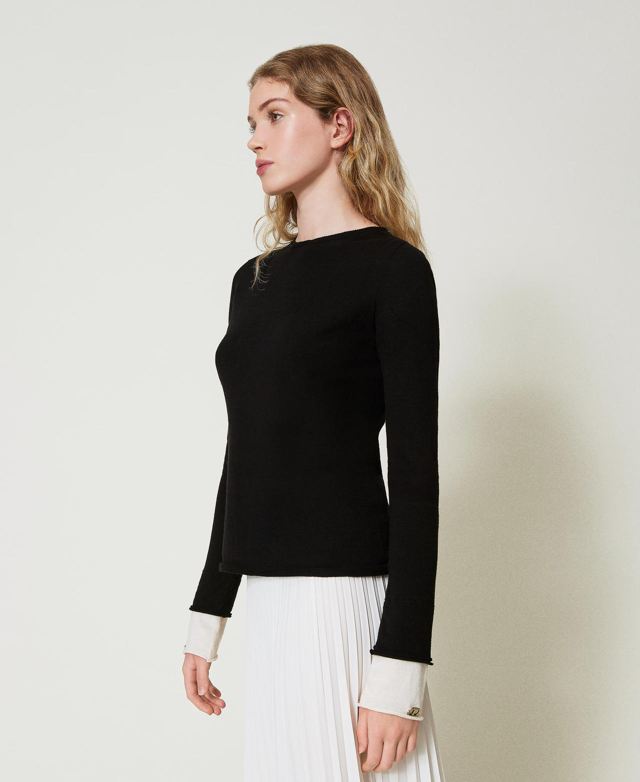 Jumper with contrasting details and Oval T Two-tone Black / Snow White Woman 242TF3020_12063_03