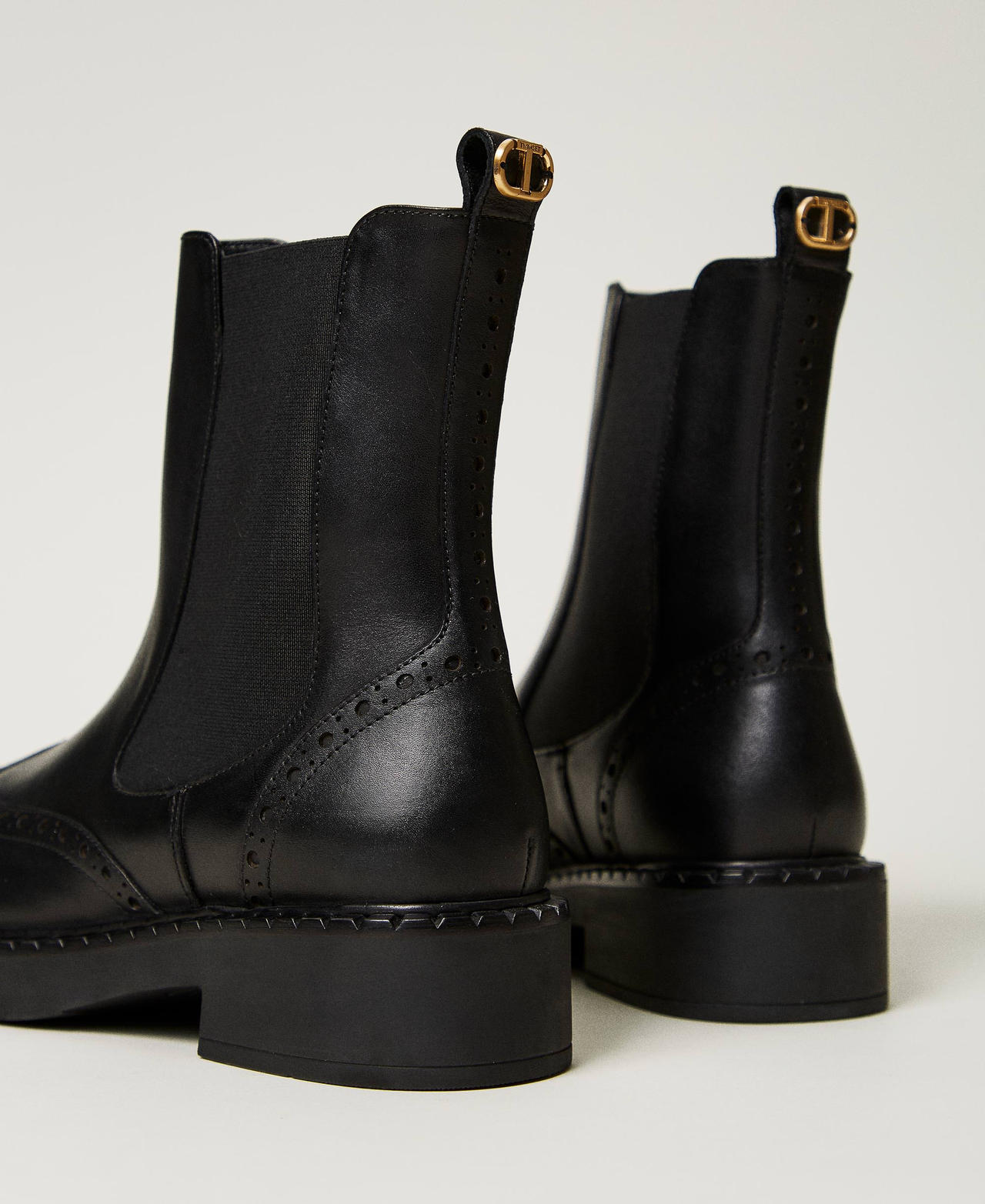 Stivaletti chelsea in pelle Nero Donna 242TGT090_00006_03