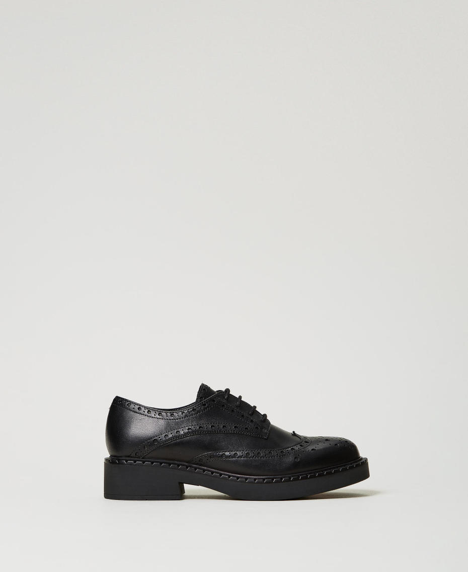Scarpe stringate in pelle