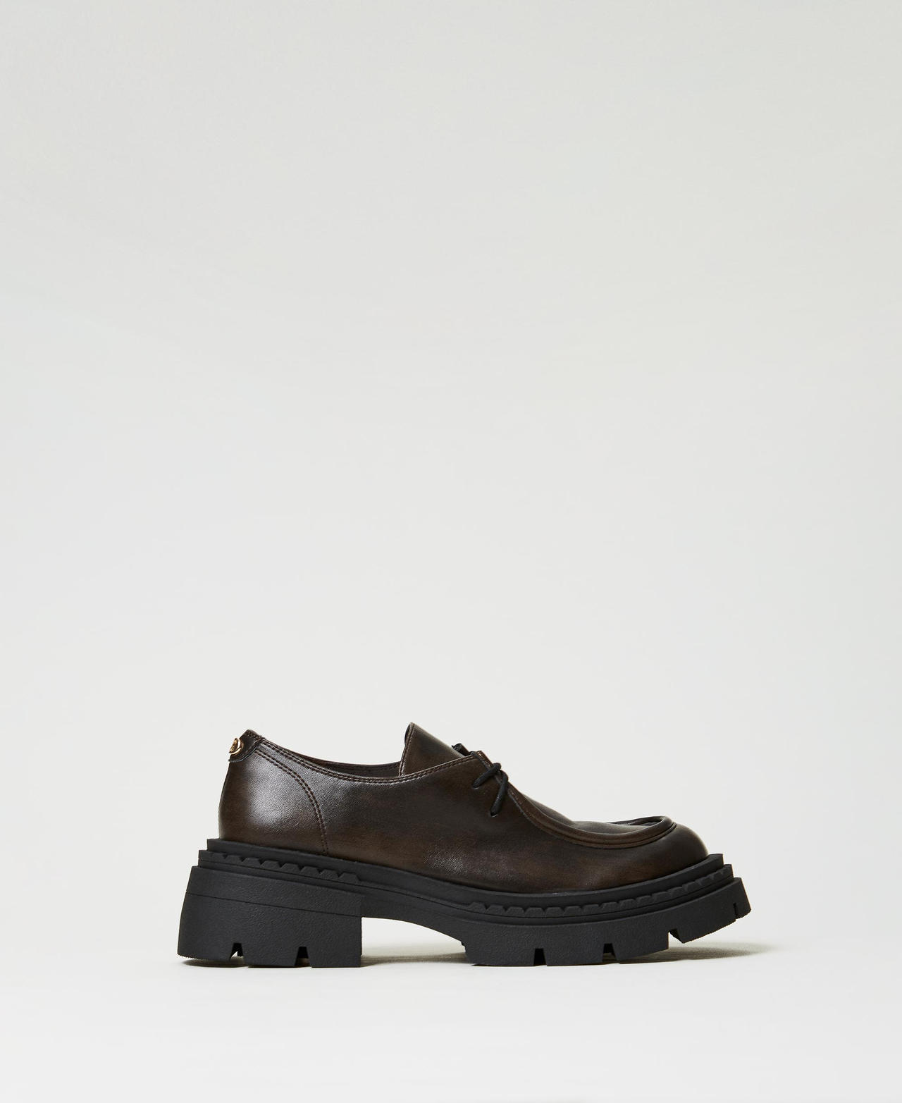 Sznurowane buty z logo Oval T Coffee Chocolate Kobieta 242TGT112_11946_01