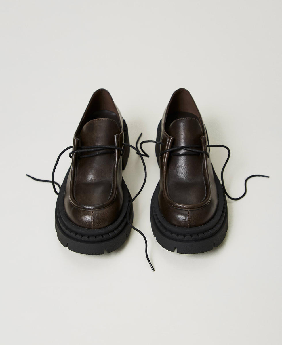 Stringate marroni donna shop