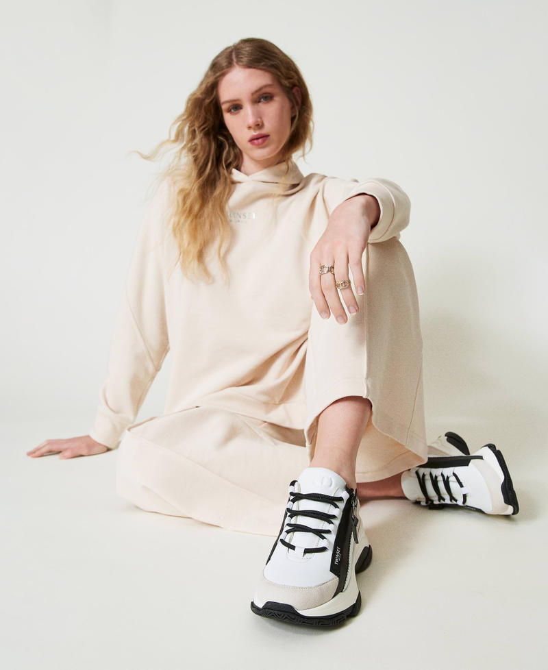 Running trainers with zip White Woman 242TGT18E_00001_0S