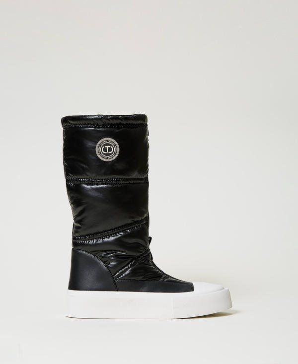 Padded boots with logo