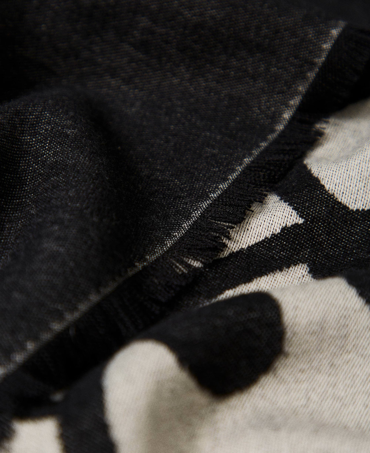 Sciarpa jacquard con logo Nero Donna 242TO5100_00006_02