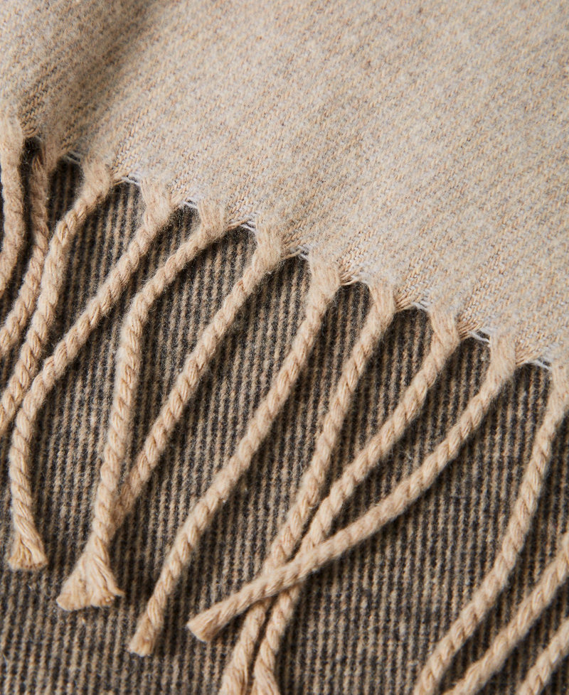 Wool cloth stole with fringes