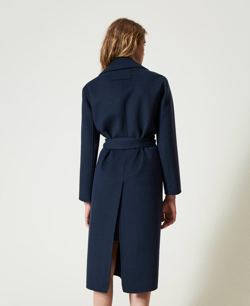 Mantel aus zweilagigem Wollmischtuch mit Federn Indigo Frau 242TP2065_00384_03