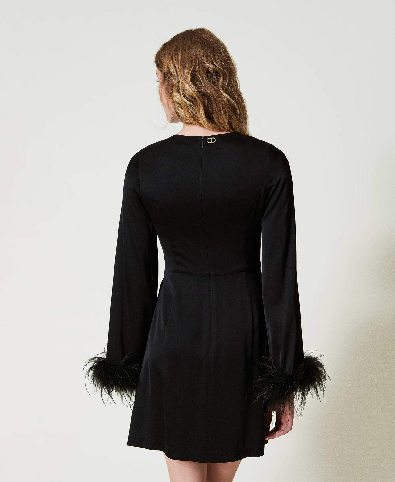 Short satin dress with feathers Black Woman 242TP2346_00006_03