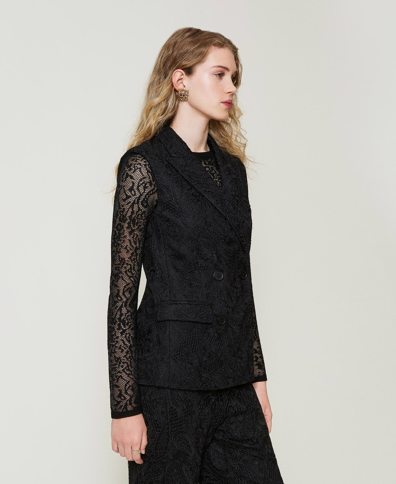 Macram&eacute; lace double-breasted waistcoat Black Woman 242TP2461_00006_02