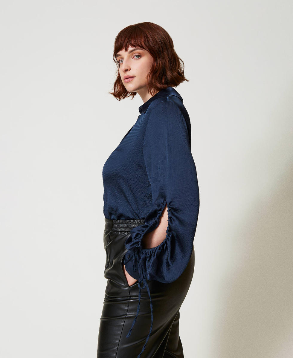 Chemise en satin martel&eacute; avec ajour Indigo Femme 242TP2477_00384_02
