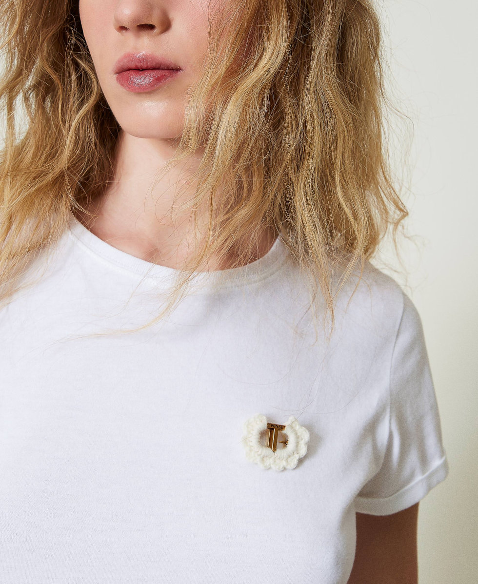 Fitted T-Shirt with crochet brooch White Woman 242TP2502_00001_04
