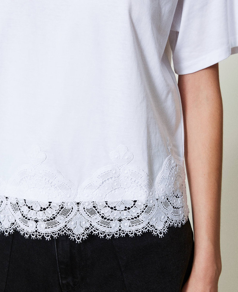 Macram&eacute; lace cropped T-shirt White Woman 242TP2510_00001_04