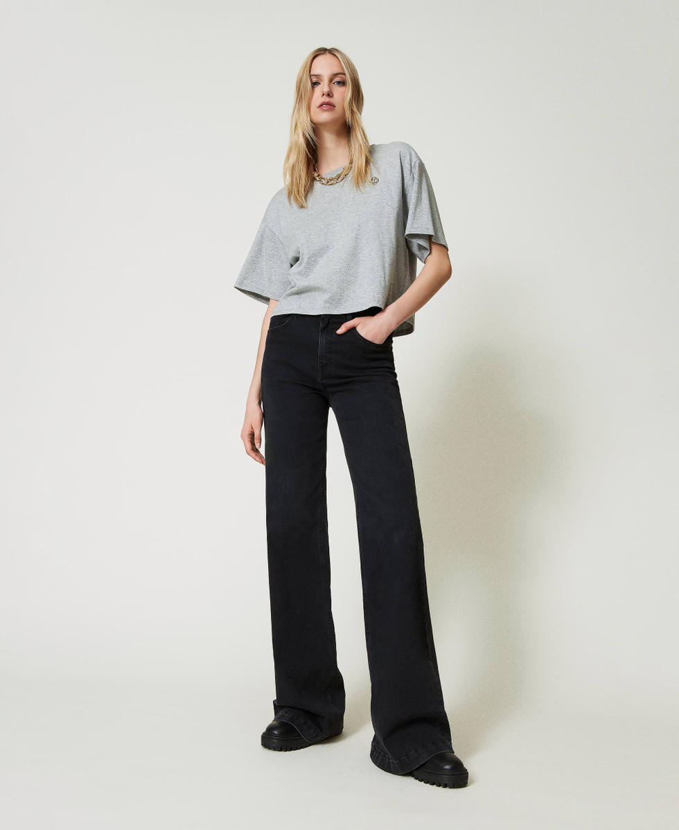 T-shirt chin&eacute; avec Oval T