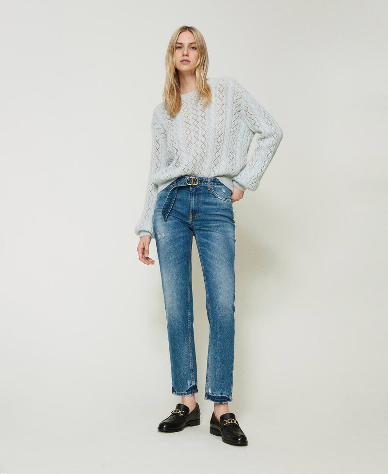 Jeans regular con cintura