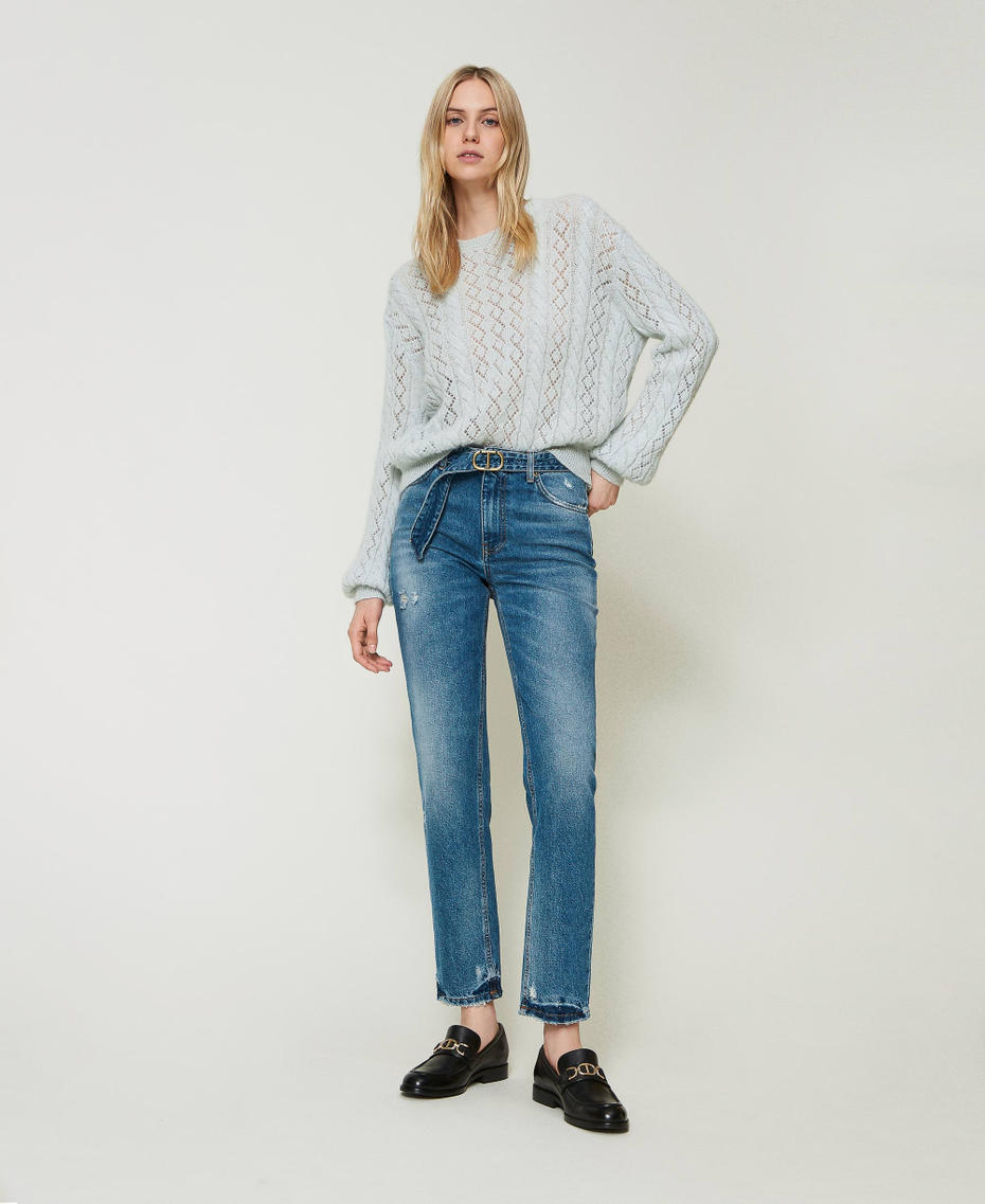 Jeans regular con cintura