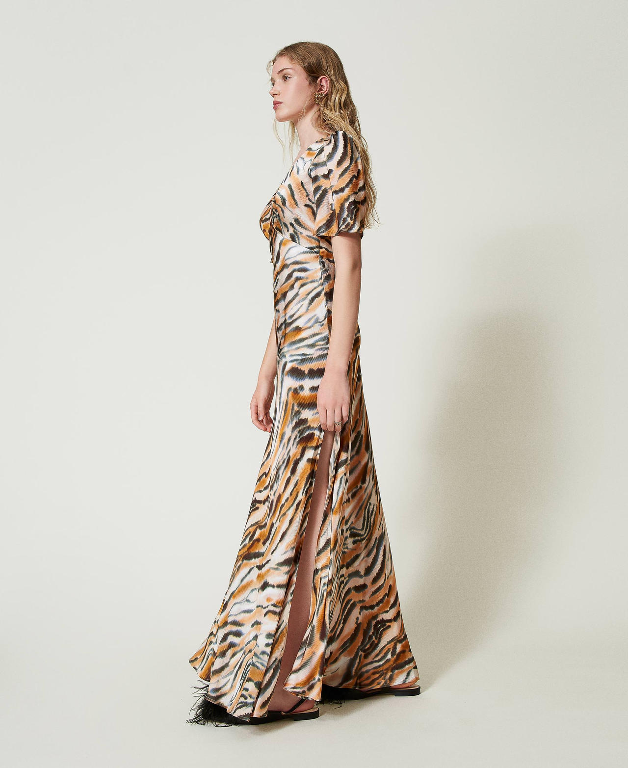 Abito lungo in raso animalier Stampa Tigre Arancio "Tenn&egrave;" / Nero Donna 242TP2651_11825_01
