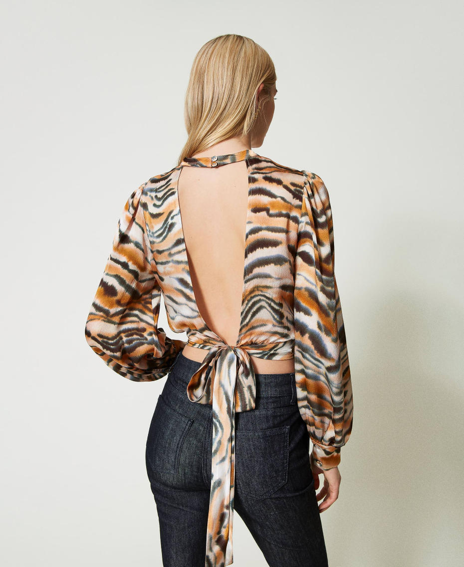 Cropped animal print satin blouse Tenn&egrave; Orange / Black Tiger Print Woman 242TP2654_11825_04