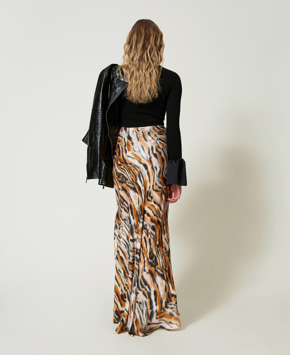 Jupe longue en satin animalier Imprim&eacute; Tigre Orange &laquo;&nbsp;Tann&eacute;&nbsp;&raquo;/Noir Femme 242TP2656_11825_03