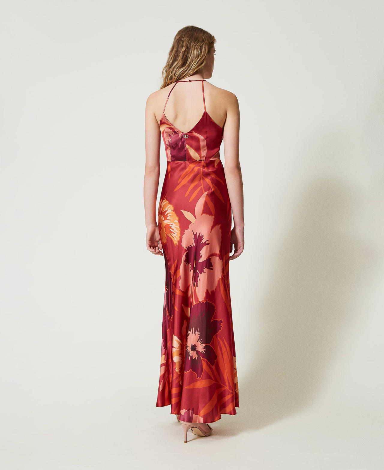 Long floral satin dress with halter neck Red / Red Plum Macro Flowers Woman 242TP2660-03