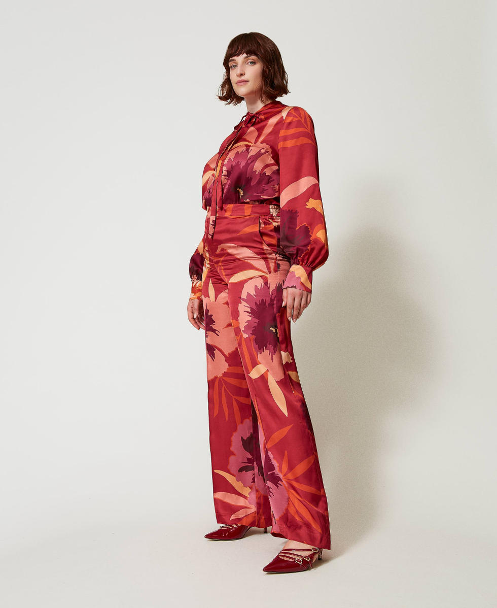 Pantaloni wide leg in raso a fiori Macro Flowers Rosso / Red Plum Donna 242TP2664_11916_02
