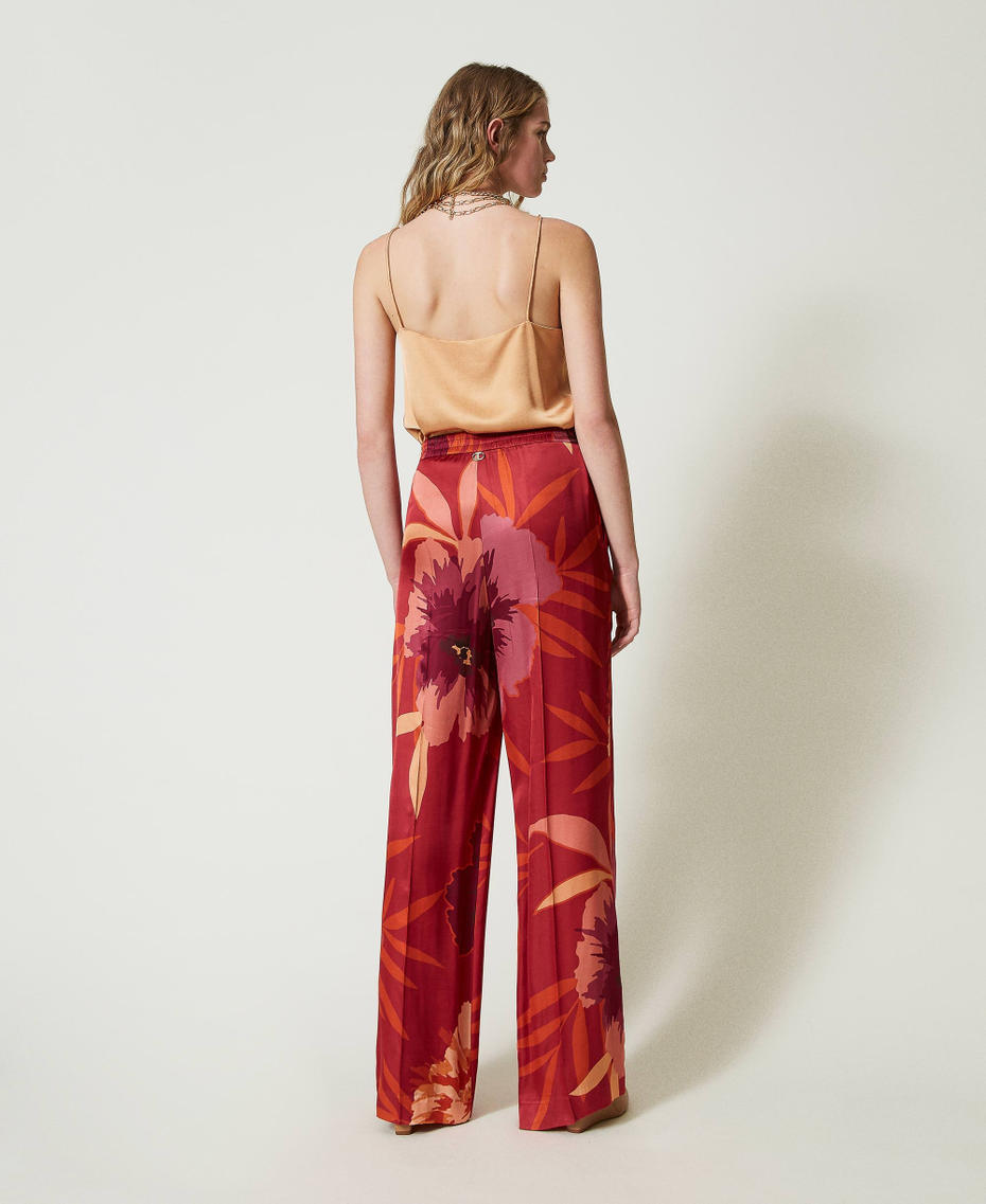 Wide leg floral satin trousers Red / Red Plum Macro Flowers Woman 242TP2664_11916_03