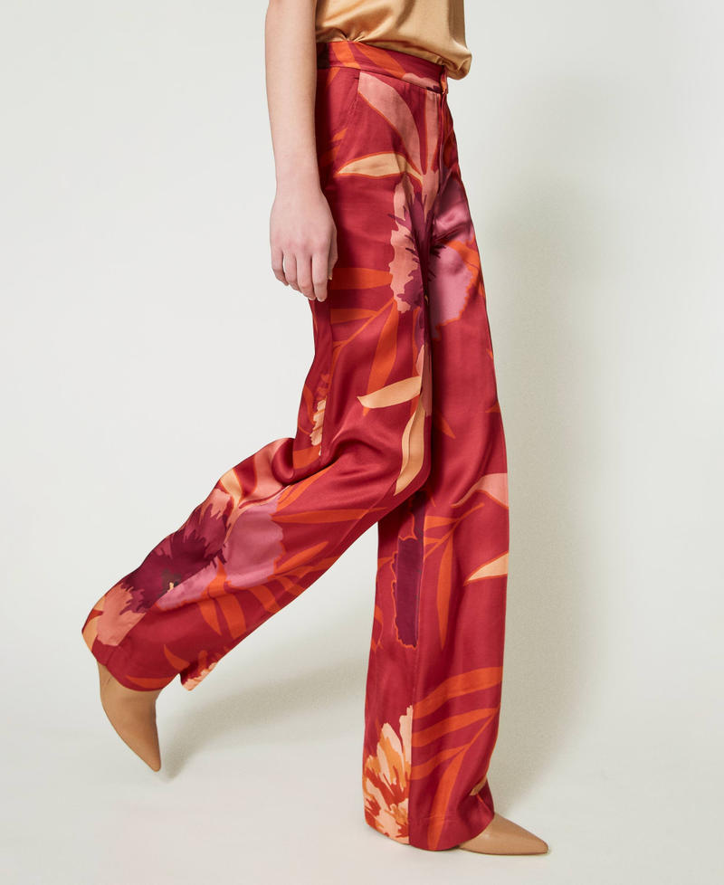 Wide leg floral satin trousers Red / Red Plum Macro Flowers Woman 242TP2664_11916_04