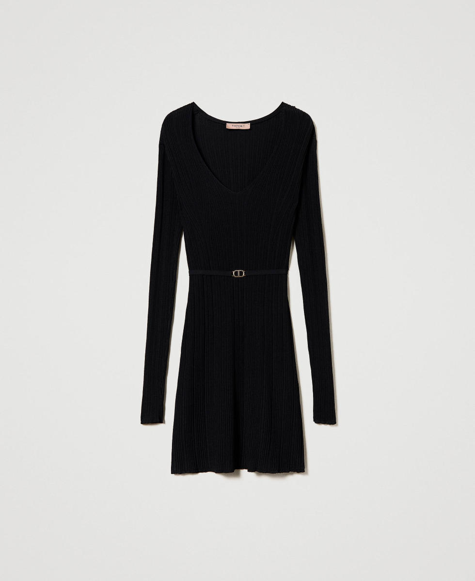 Robe courte en maille c&ocirc;tel&eacute;e avec ceinture