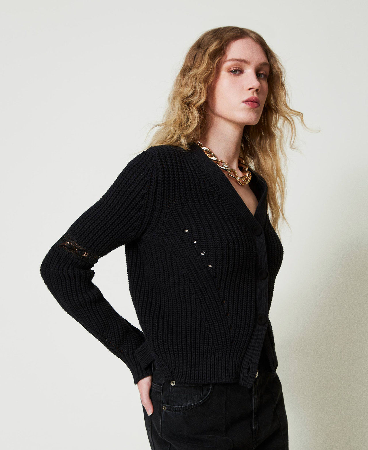 Ribbed cardigan with lace