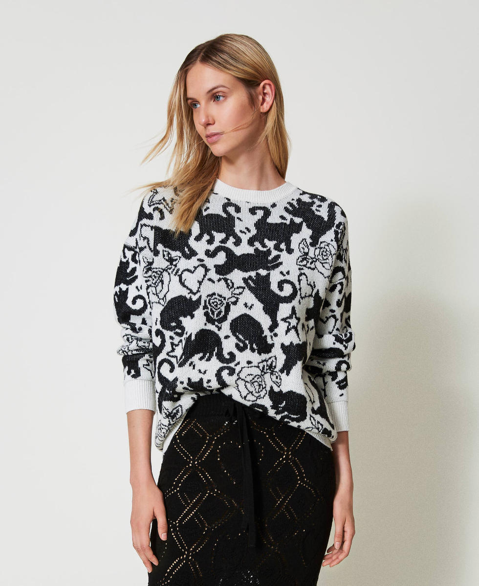 Pull jacquard en fil Treeblend Jacquard Chats Neige/Noir Femme 242TP3400_11885_01