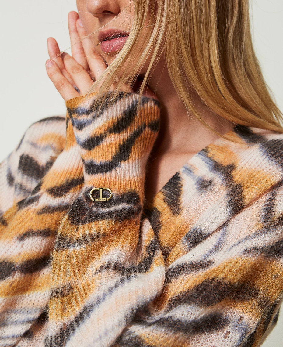 Cardigan doppio uso in lana e alpaca Stampa Tigre Arancio "Tenn&egrave;" / Nero Donna 242TP3633_11825_04