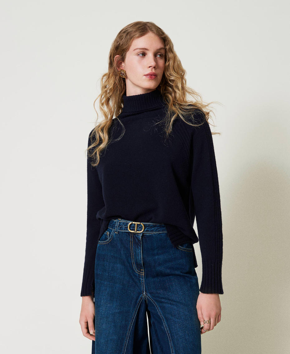 Wool and cashmere blend turtleneck jumper Indigo Woman 242TP3717_00384_01