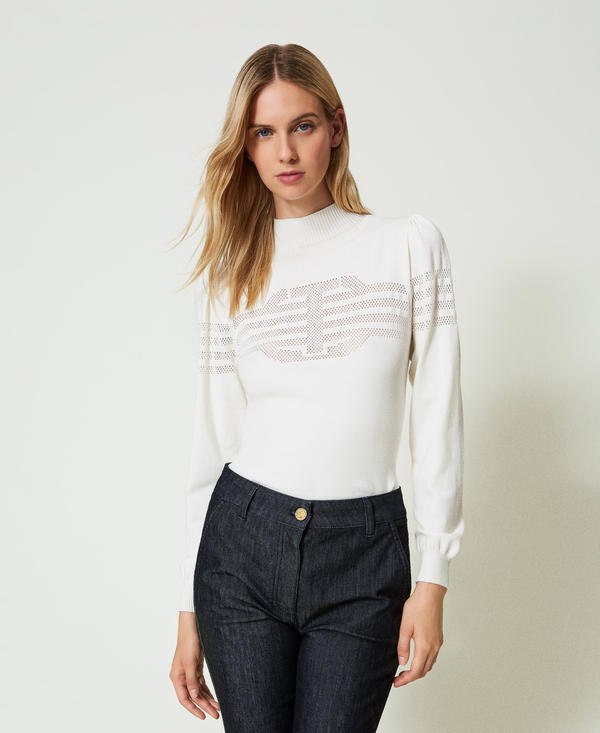 Pull col montant avec finition Oval T