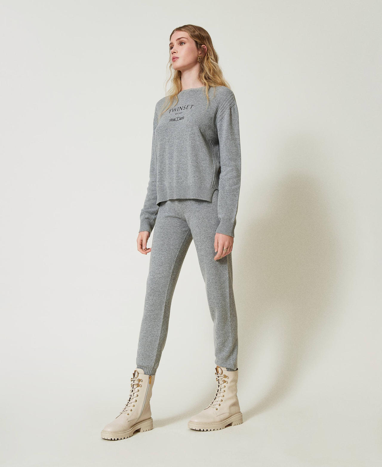 Joggers in maglia misto lana con logo ricamato Warm Melange Gray Donna 242TP3801_11759_02